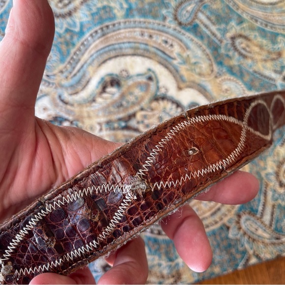 Genuine Leather, Alligator pieced & stitched belt 40” silvertone - Picture 4 of 13